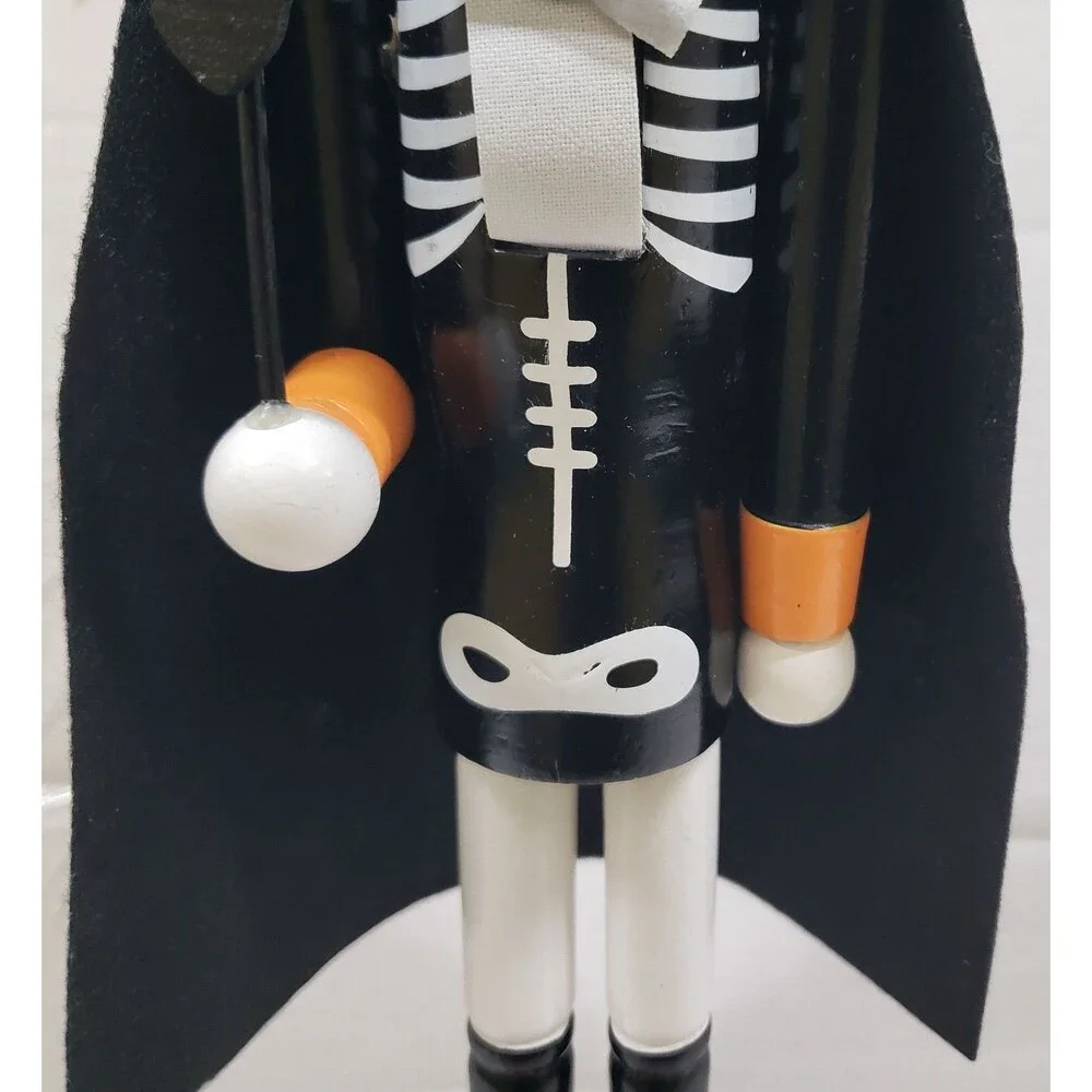 Wooden Nutcracker, 15